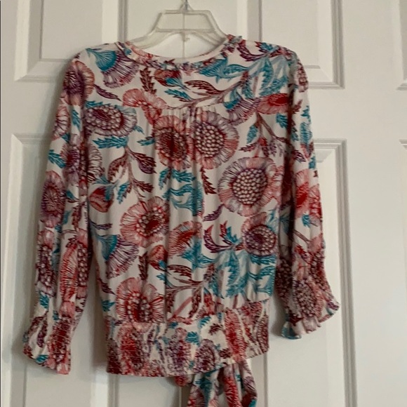 I call this a happy top! Pretty, cheery, springy. - Picture 3 of 3